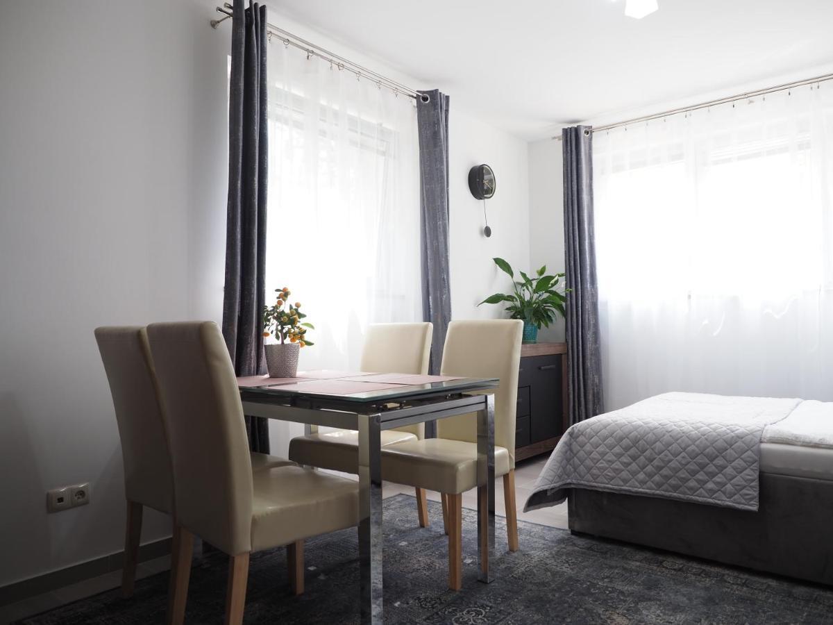 ורוצלב Adobe Apartment - Przytulny I Free Parking מראה חיצוני תמונה